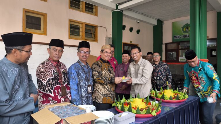 Doa Awal Pembangunan Ruang 4 Kelas Lantai III dan IV, Wujud Komitmen Komite Majukan Fasilitas MAN 2 Kota Malang